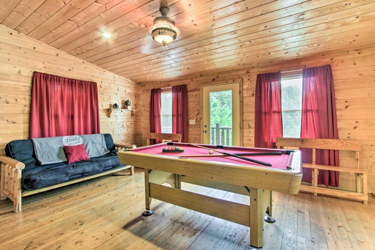 Cabin With Hot Tub And Deck About 12 Mi To Pigeon Forge! Sevierville Exterior foto