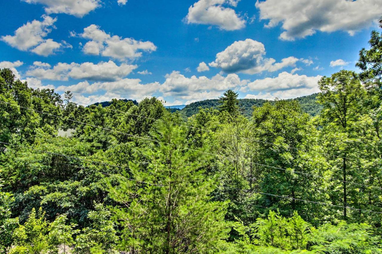 Cabin With Hot Tub And Deck About 12 Mi To Pigeon Forge! Sevierville Exterior foto