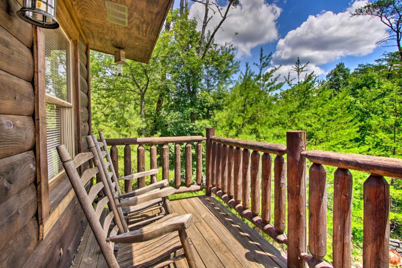 Cabin With Hot Tub And Deck About 12 Mi To Pigeon Forge! Sevierville Exterior foto