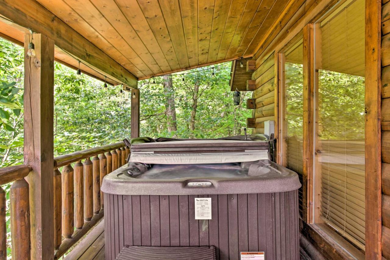 Cabin With Hot Tub And Deck About 12 Mi To Pigeon Forge! Sevierville Exterior foto